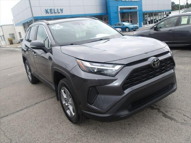 2025 Toyota RAV4 XLE — photo 1 of 13