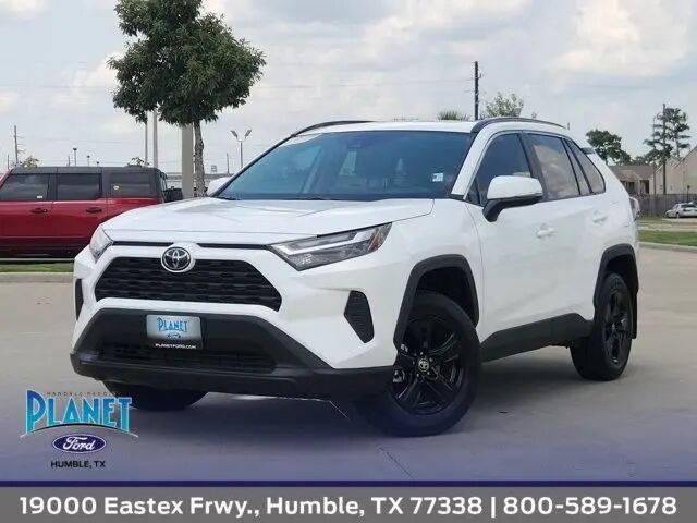 2025 Toyota RAV4 XLE — photo 1 of 1