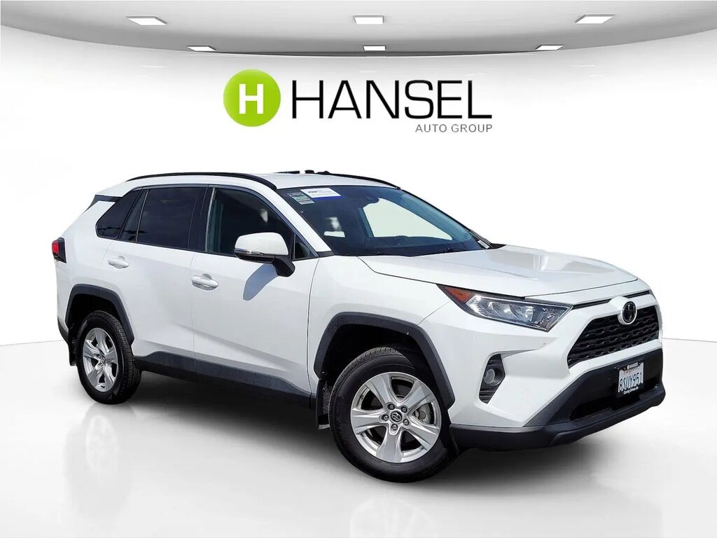 2020 Toyota RAV4 XLE — photo 1 of 12