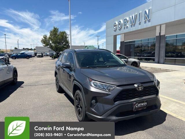 2021 Toyota RAV4 XLE — photo 1 of 13
