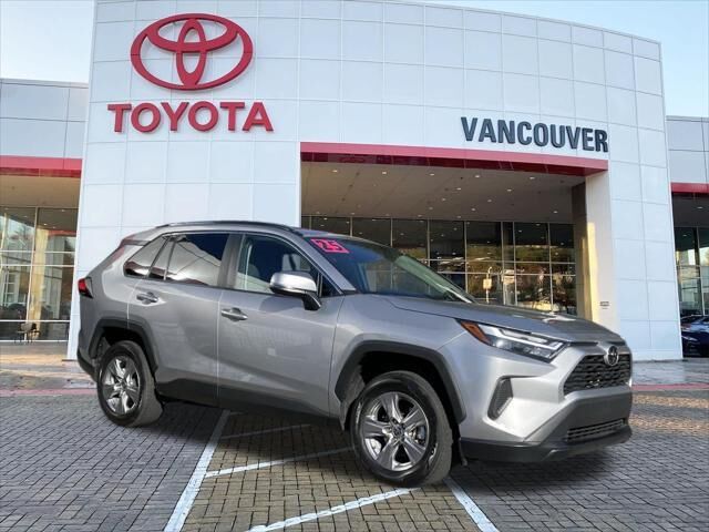 2025 Toyota RAV4 XLE — photo 1 of 13