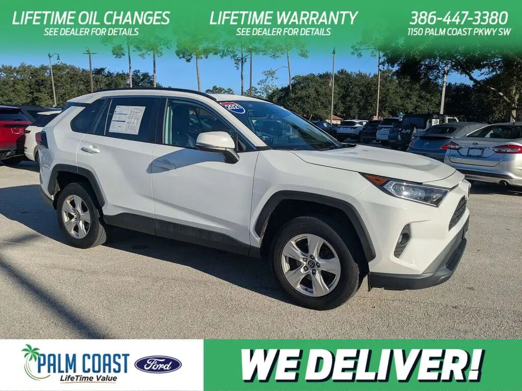 2021 Toyota RAV4 XLE — photo 1 of 13
