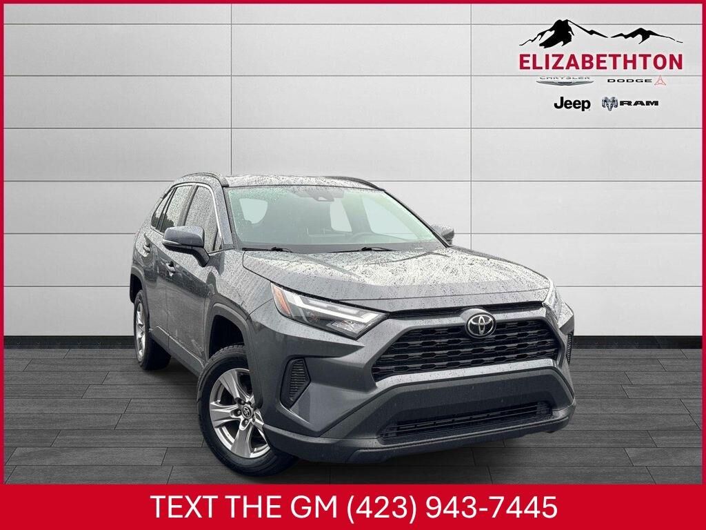 2025 Toyota RAV4 XLE — photo 1 of 13
