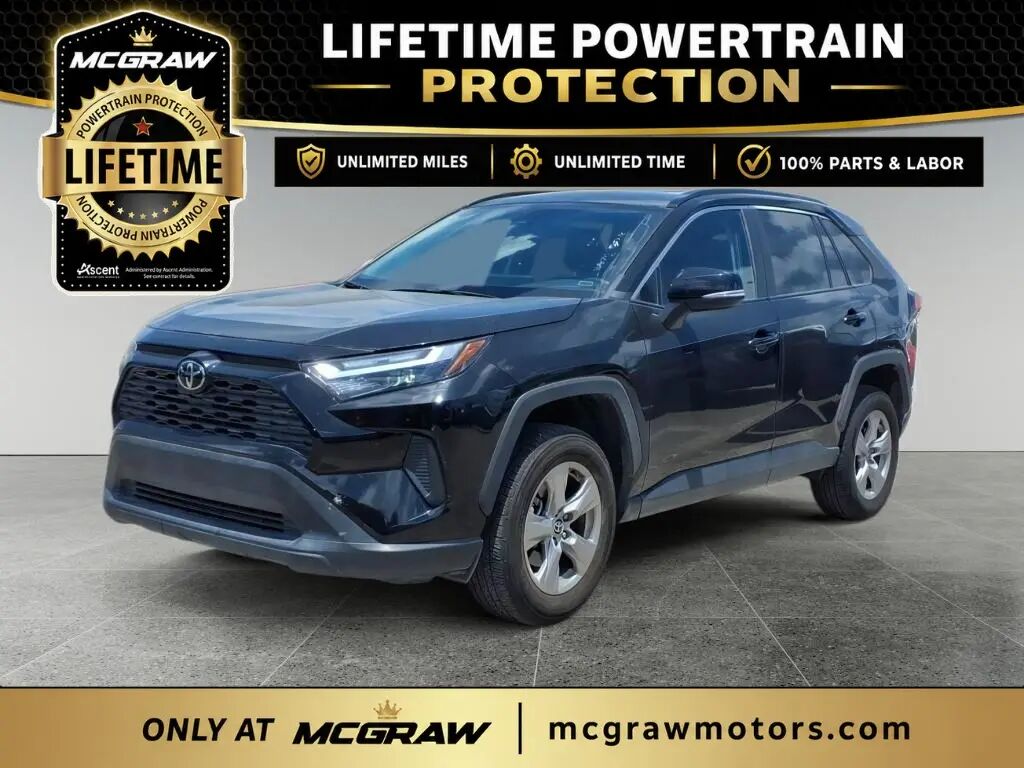 2025 Toyota RAV4 XLE — photo 1 of 13