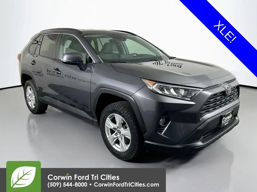 2020 Toyota RAV4 XLE — photo 1 of 13