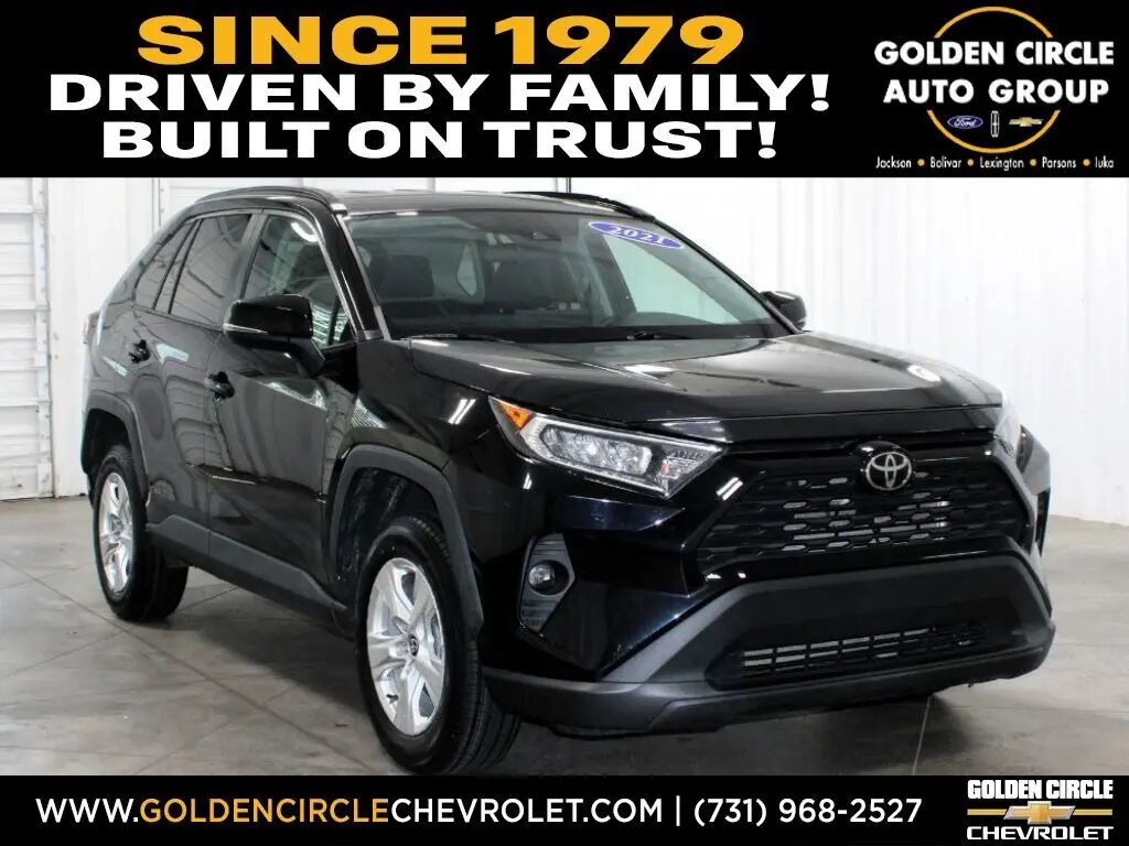 2021 Toyota RAV4 XLE — photo 1 of 10