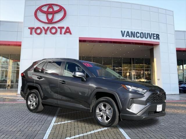2022 Toyota RAV4 XLE — photo 1 of 13