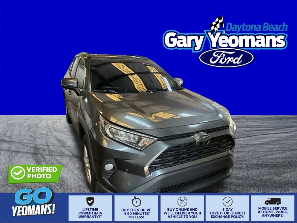 2020 Toyota RAV4 XLE — photo 1 of 13
