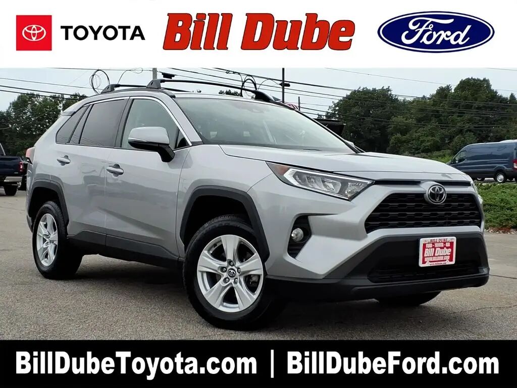 2020 Toyota RAV4 XLE — photo 1 of 13
