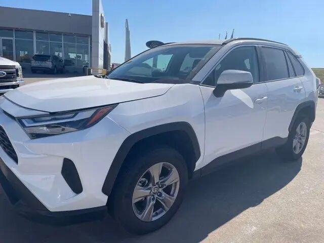 2025 Toyota RAV4 XLE — photo 1 of 13
