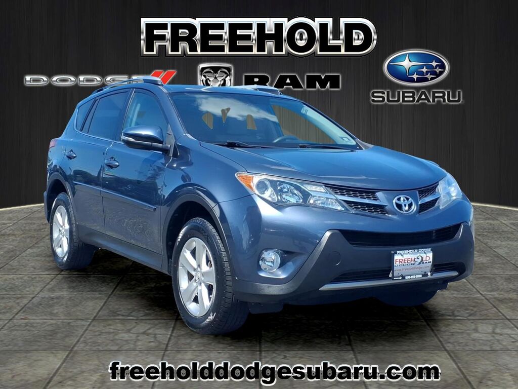 2013 Toyota RAV4 XLE — photo 1 of 13