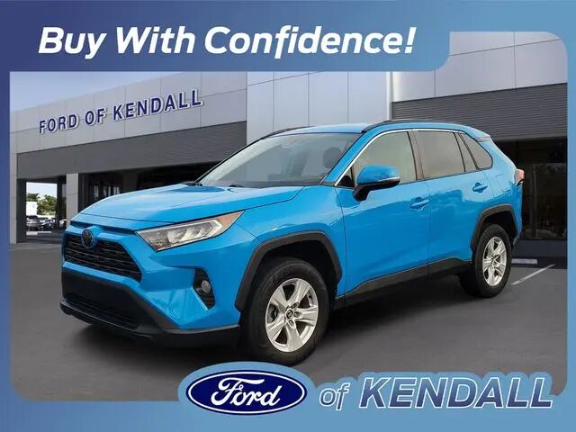 2020 Toyota RAV4 XLE — photo 1 of 13
