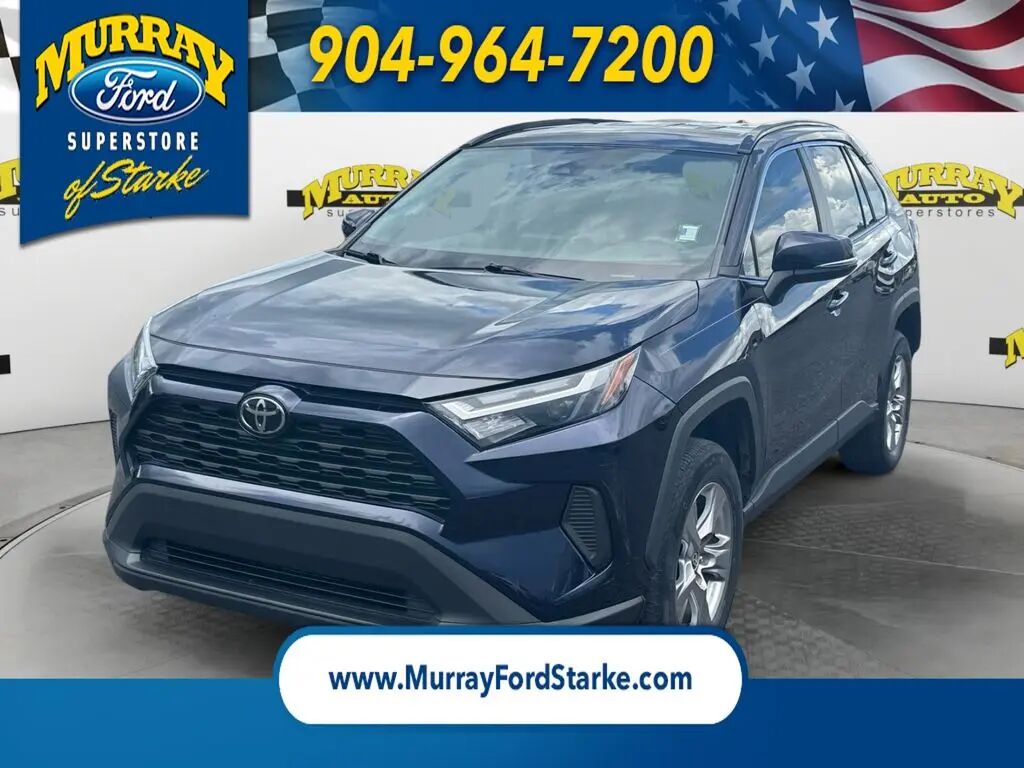 2022 Toyota RAV4 XLE — photo 1 of 11