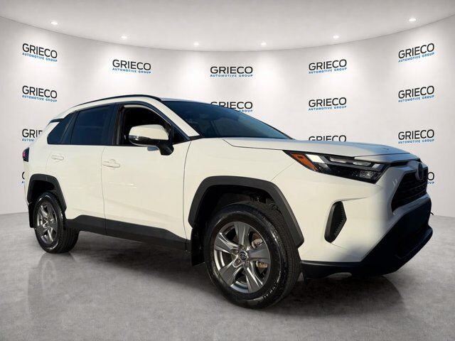 2024 Toyota RAV4 XLE — photo 1 of 13