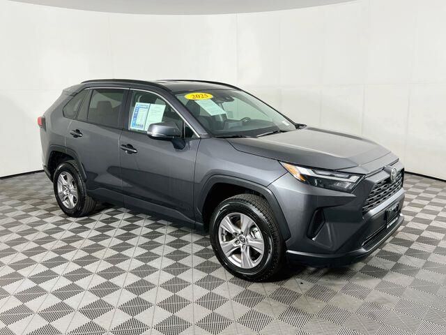 2025 Toyota RAV4 XLE — photo 1 of 13