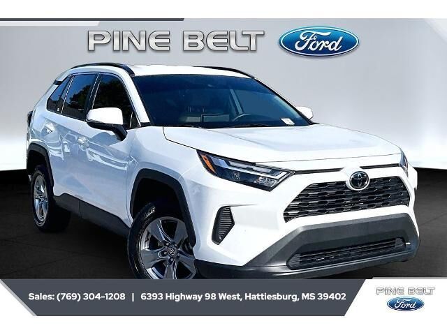 2024 Toyota RAV4 XLE — photo 1 of 13