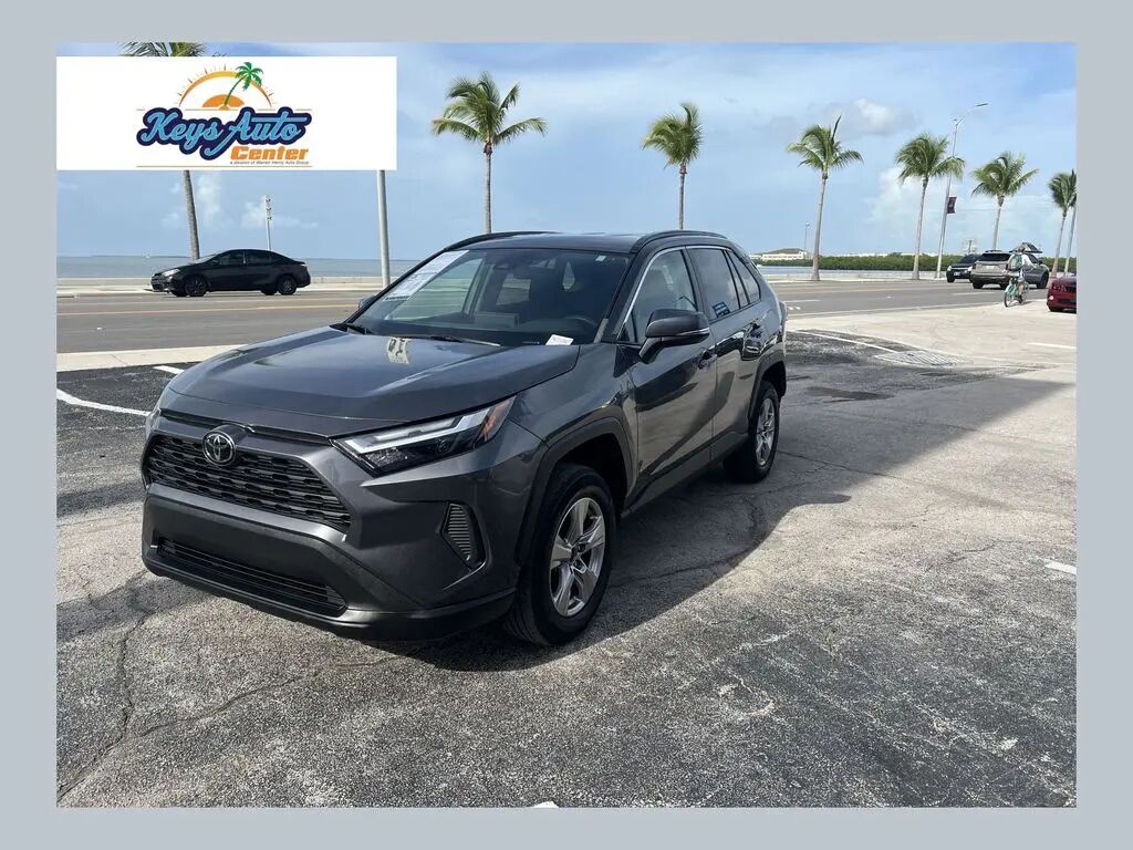 2022 Toyota RAV4 XLE — photo 1 of 13