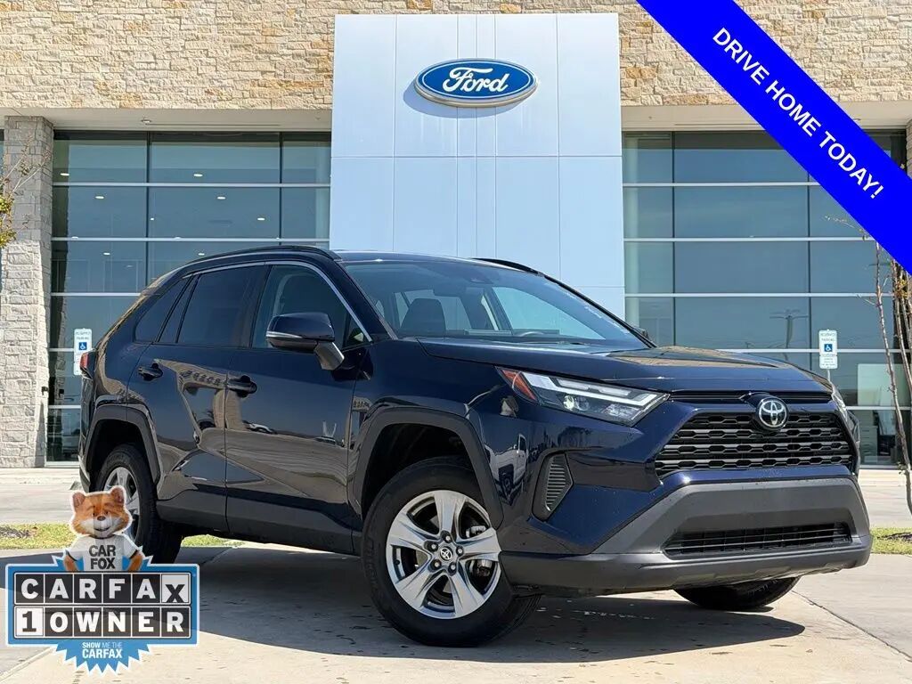 2025 Toyota RAV4 XLE — photo 1 of 13
