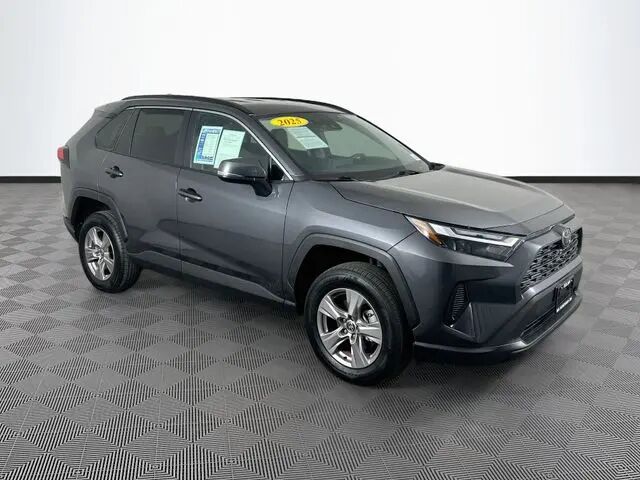 2025 Toyota RAV4 XLE — photo 1 of 13