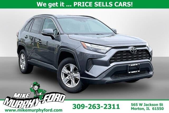 2022 Toyota RAV4 XLE — photo 1 of 12