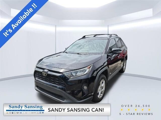 2020 Toyota RAV4 XLE