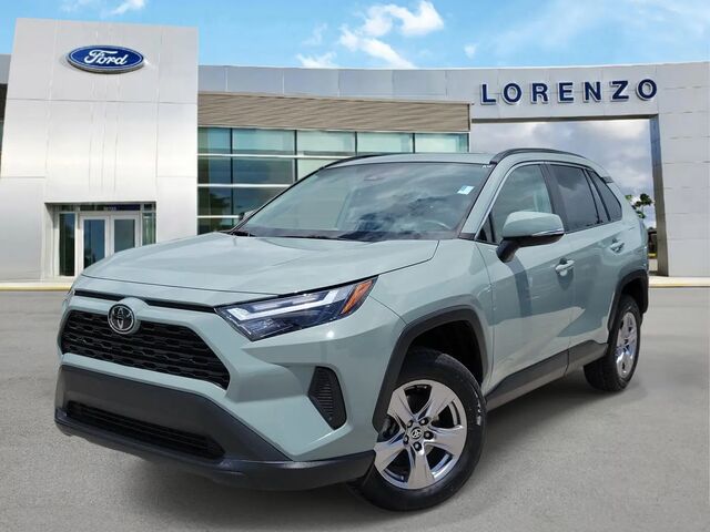 2022 Toyota RAV4 XLE