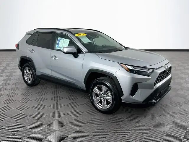 2025 Toyota RAV4 XLE — photo 1 of 13
