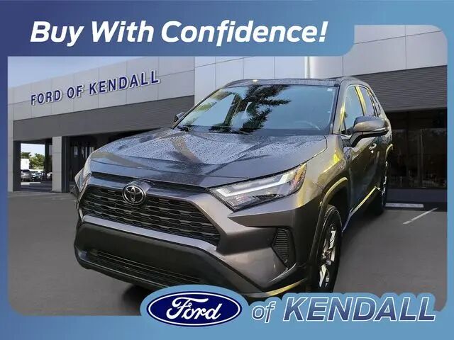 2022 Toyota RAV4 XLE — photo 1 of 13