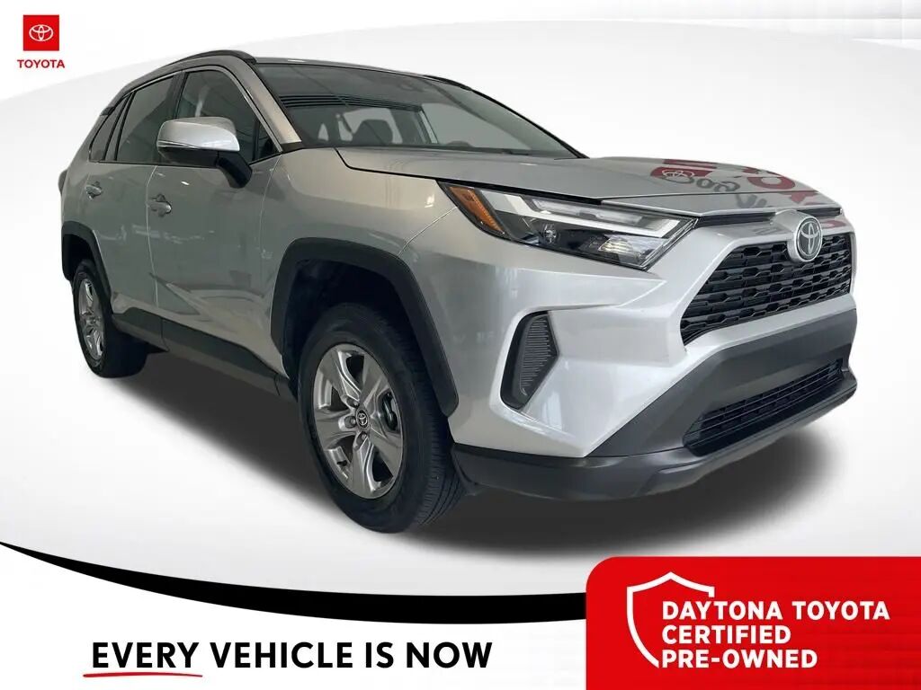 2025 Toyota RAV4 XLE — photo 1 of 13