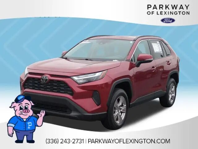 2022 Toyota RAV4 XLE — photo 1 of 13