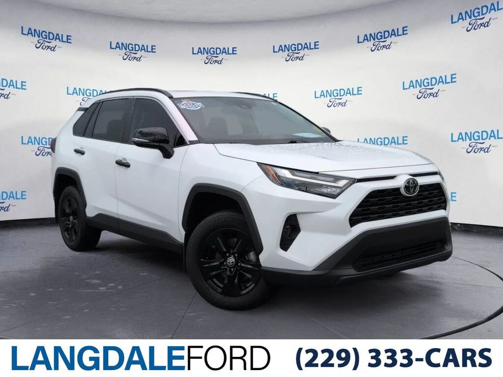2025 Toyota RAV4 XLE — photo 1 of 13