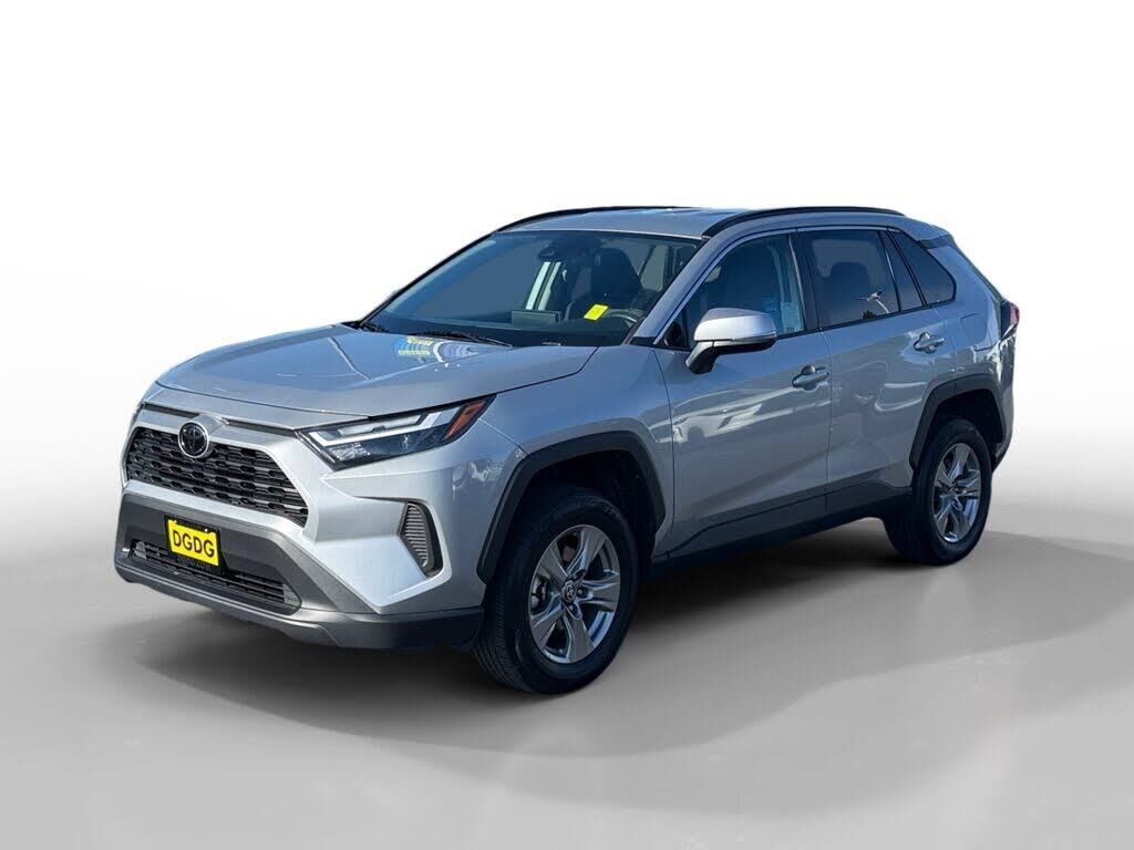 2025 Toyota RAV4 XLE — photo 1 of 1