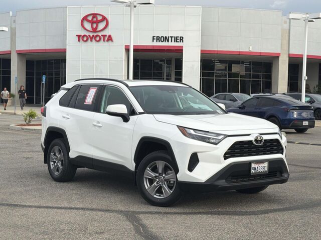 2024 Toyota RAV4 XLE FWD (Natl)