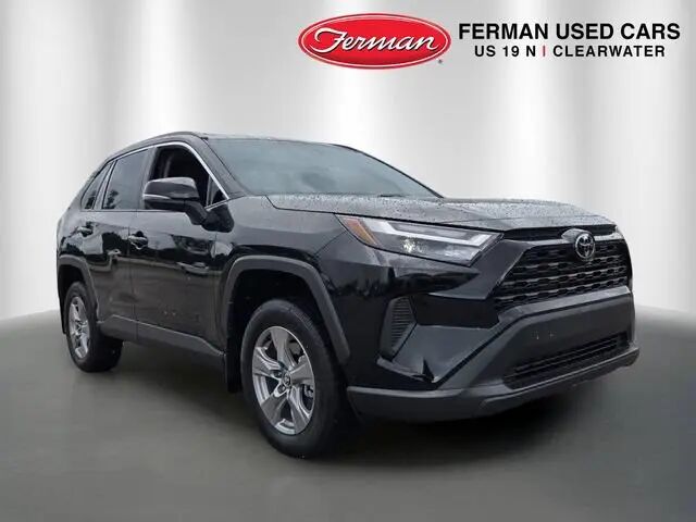 2025 Toyota RAV4 XLE — photo 1 of 12