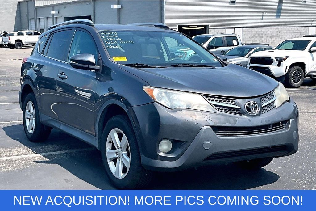 2014 Toyota RAV4 XLE — photo 1 of 7