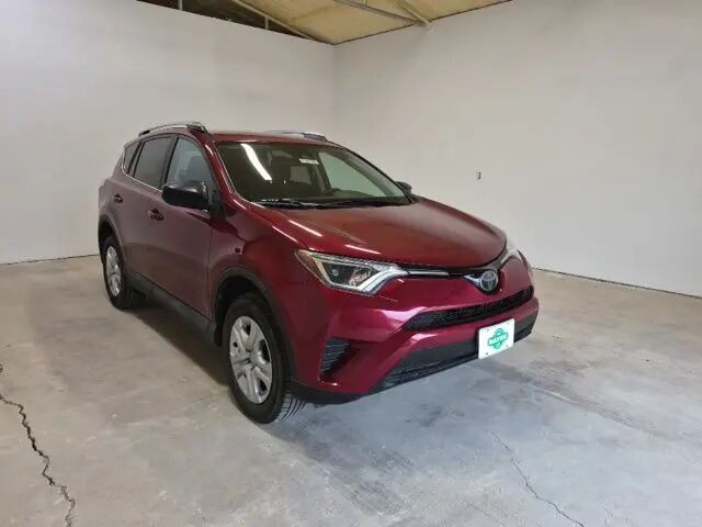 2018 Toyota RAV4 LE — photo 1 of 13
