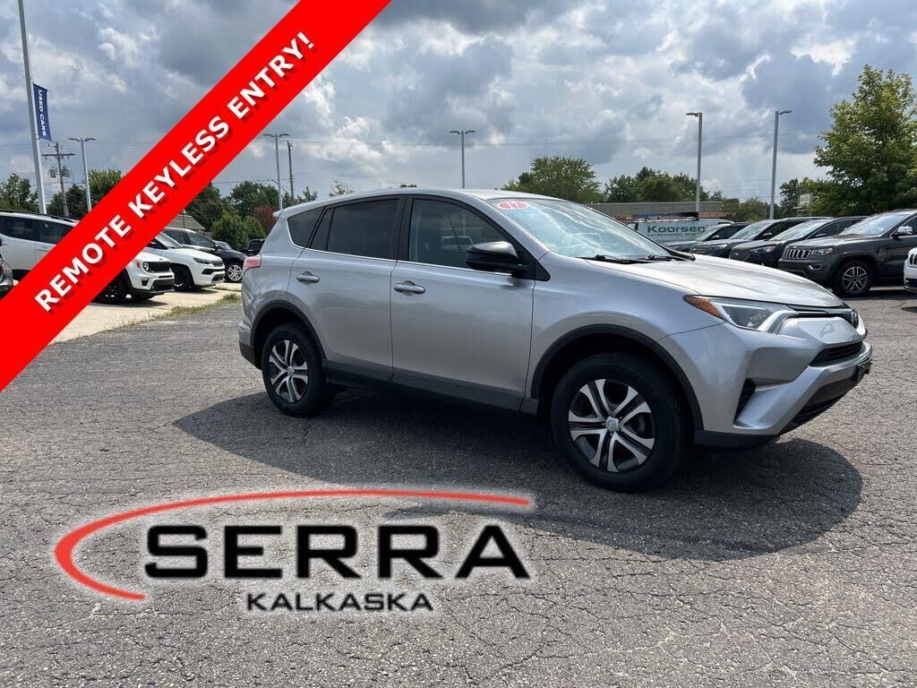 2017 Toyota RAV4 LE — photo 1 of 1