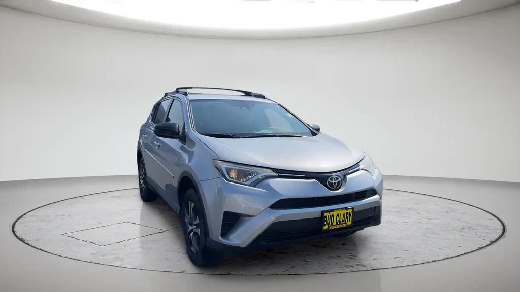2018 Toyota RAV4 LE — photo 1 of 12