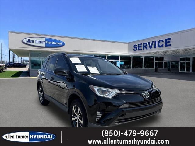 2016 Toyota RAV4 LE — photo 1 of 13
