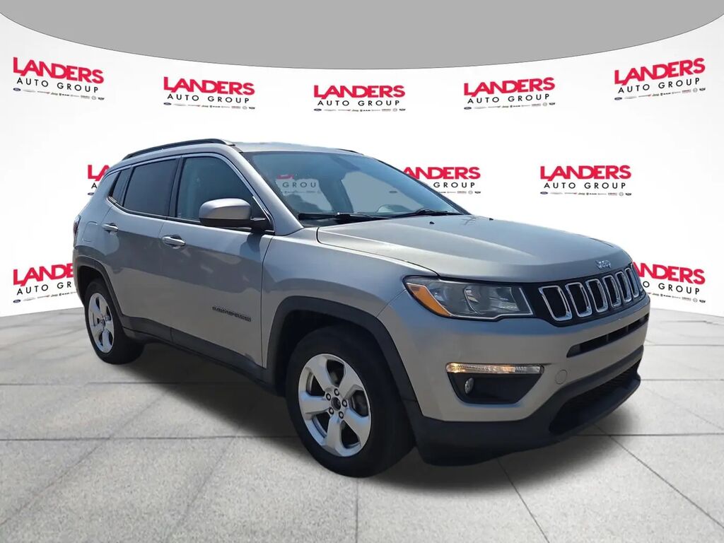 2020 Jeep Compass Latitude — photo 1 of 13