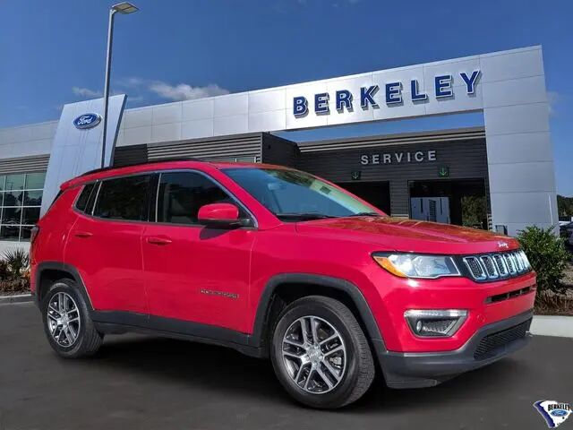 2018 Jeep Compass Latitude — photo 1 of 13
