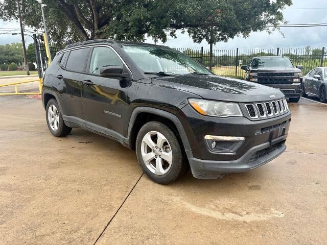2021 Jeep Compass Latitude — photo 1 of 13
