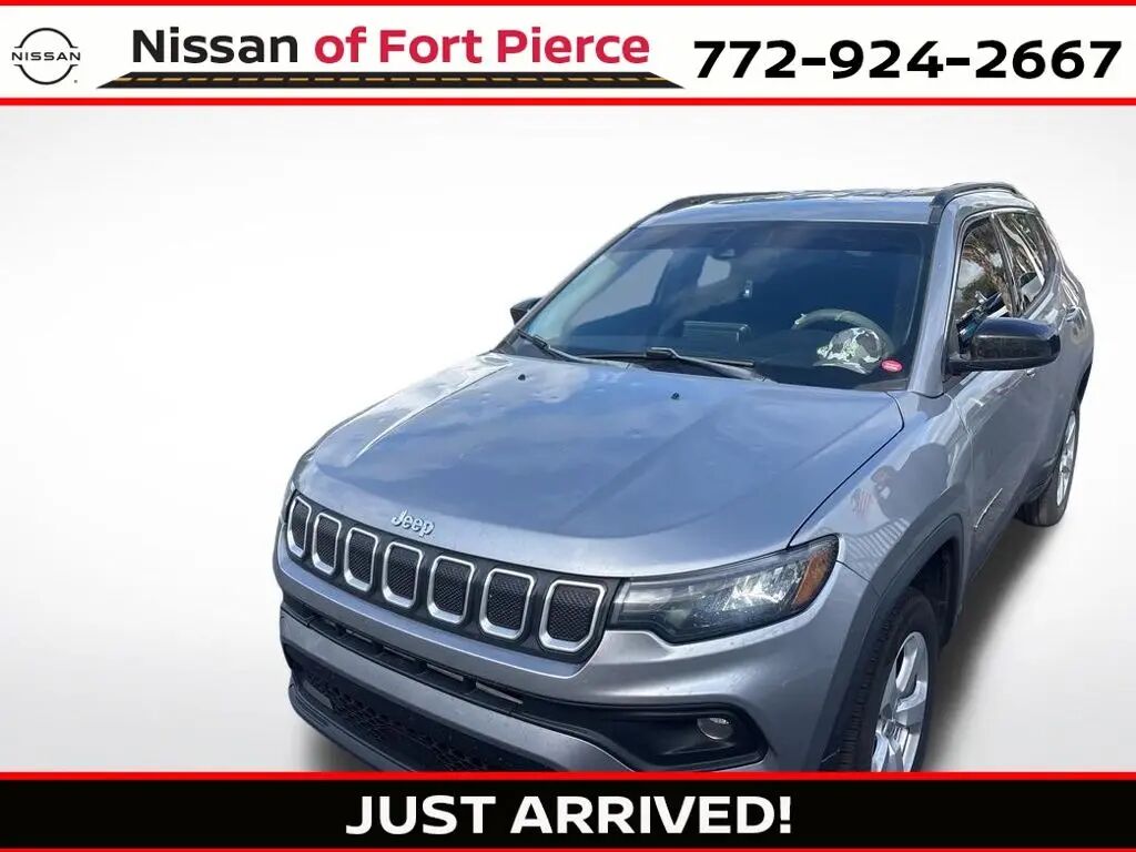 2022 Jeep Compass Latitude — photo 1 of 13