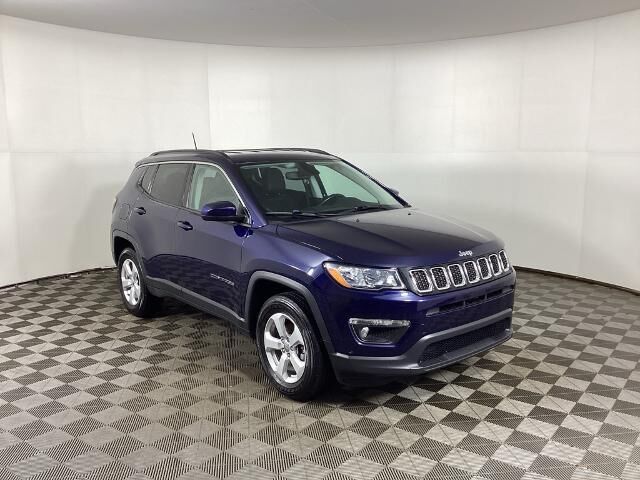 2019 Jeep Compass Latitude — photo 1 of 13