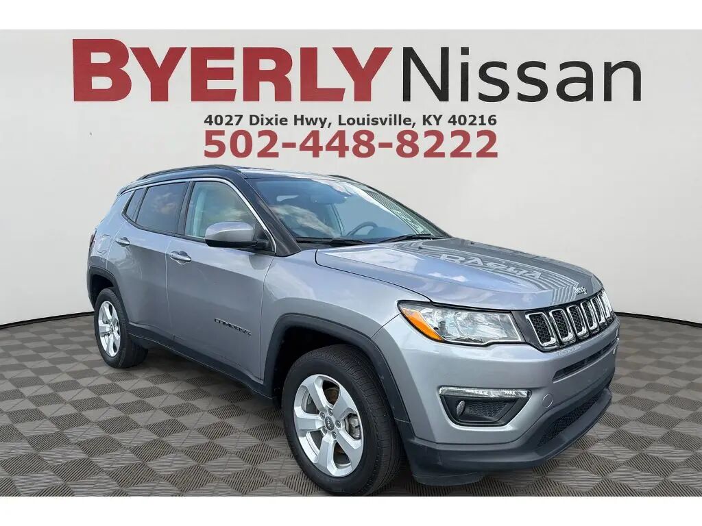 2018 Jeep Compass Latitude — photo 1 of 13