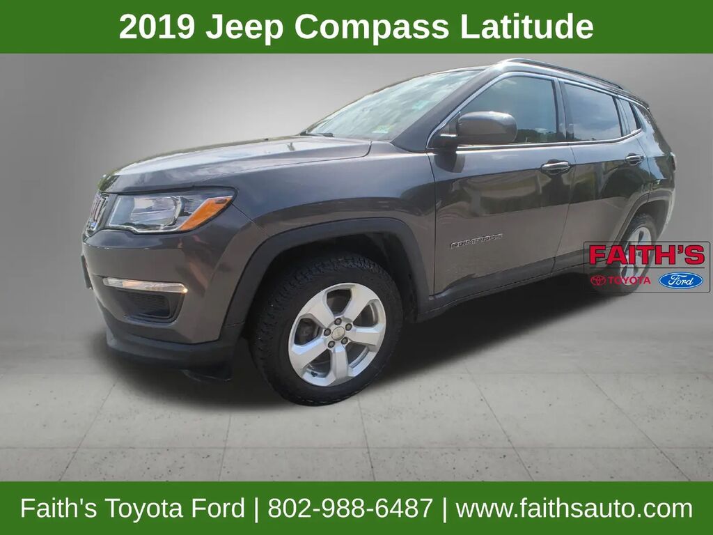 2019 Jeep Compass Latitude — photo 1 of 13
