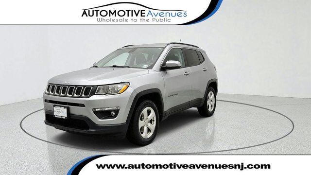 2021 Jeep Compass Latitude — photo 1 of 13