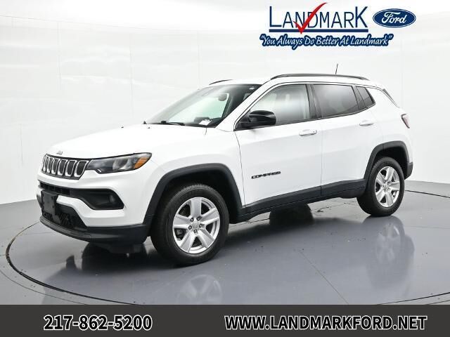 2022 Jeep Compass Latitude — photo 1 of 12