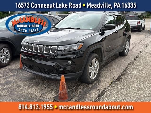 2022 Jeep Compass Latitude — photo 1 of 13