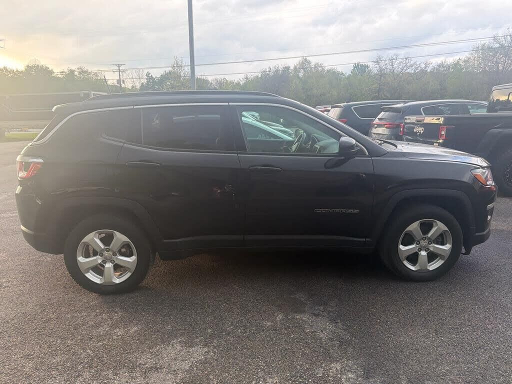 2020 Jeep Compass Latitude — photo 1 of 1
